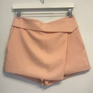 Shorts / Skort in salmon pink color